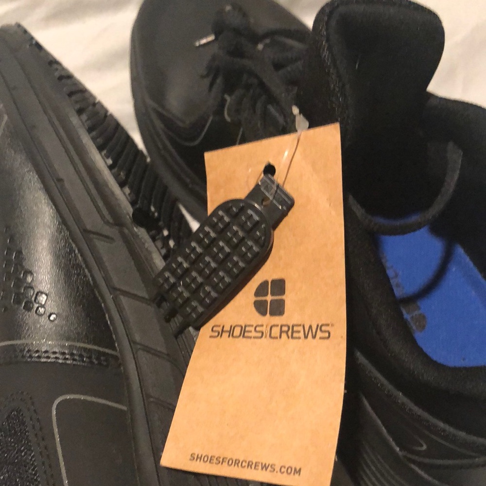 Black tennis shoes - Picture 5 of 10